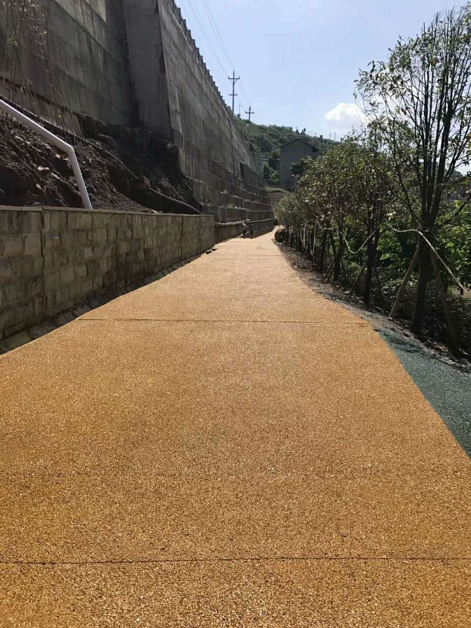 重庆彩色透水混凝土